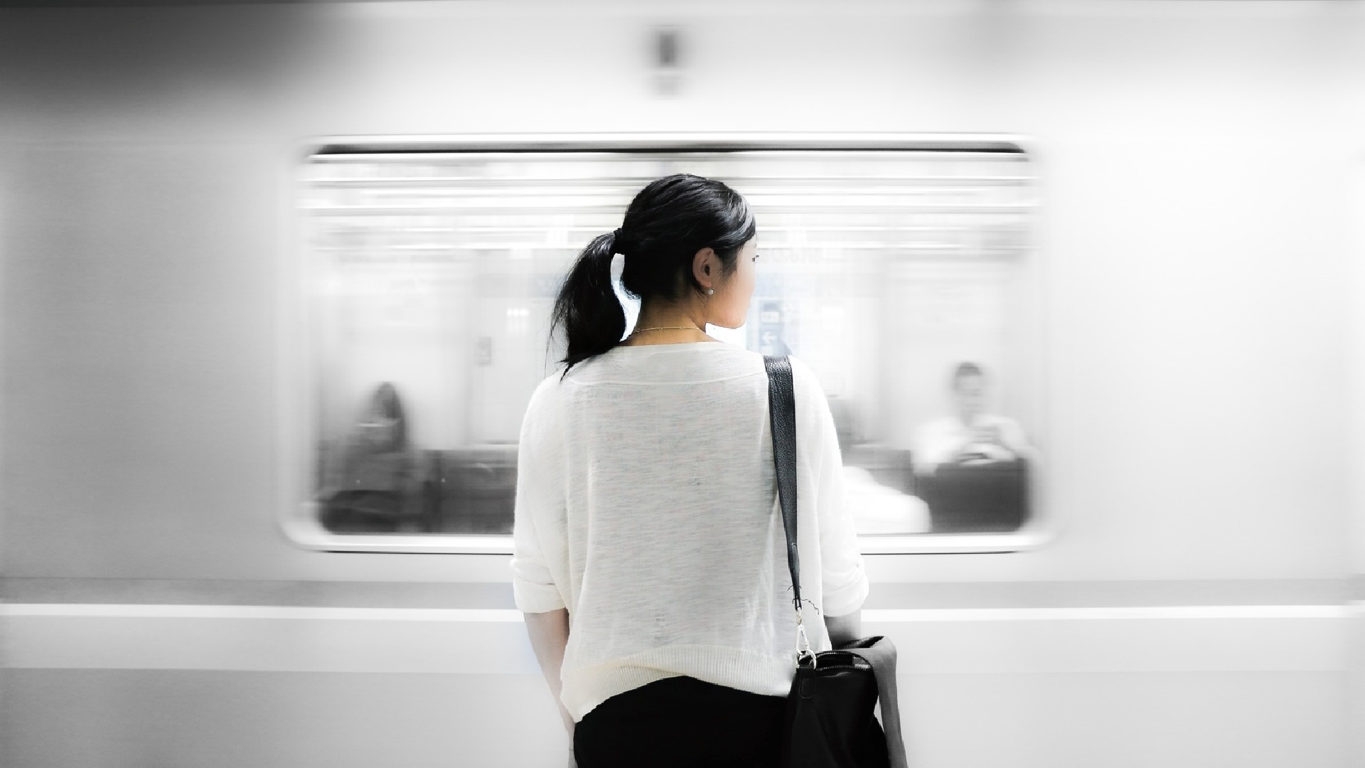 The Passing Traveler Who Meets The Station
